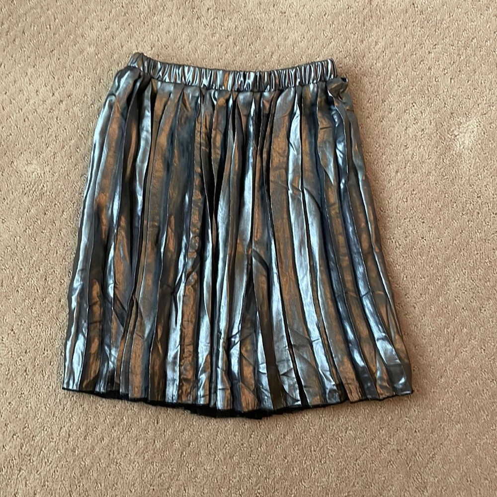 Children’s Place girl’s silver metallic skirt